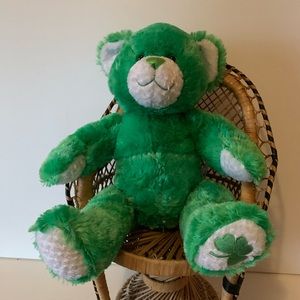 Build a Bear Green Saint Patricks Shamrock Teddy four leaf clover 16”